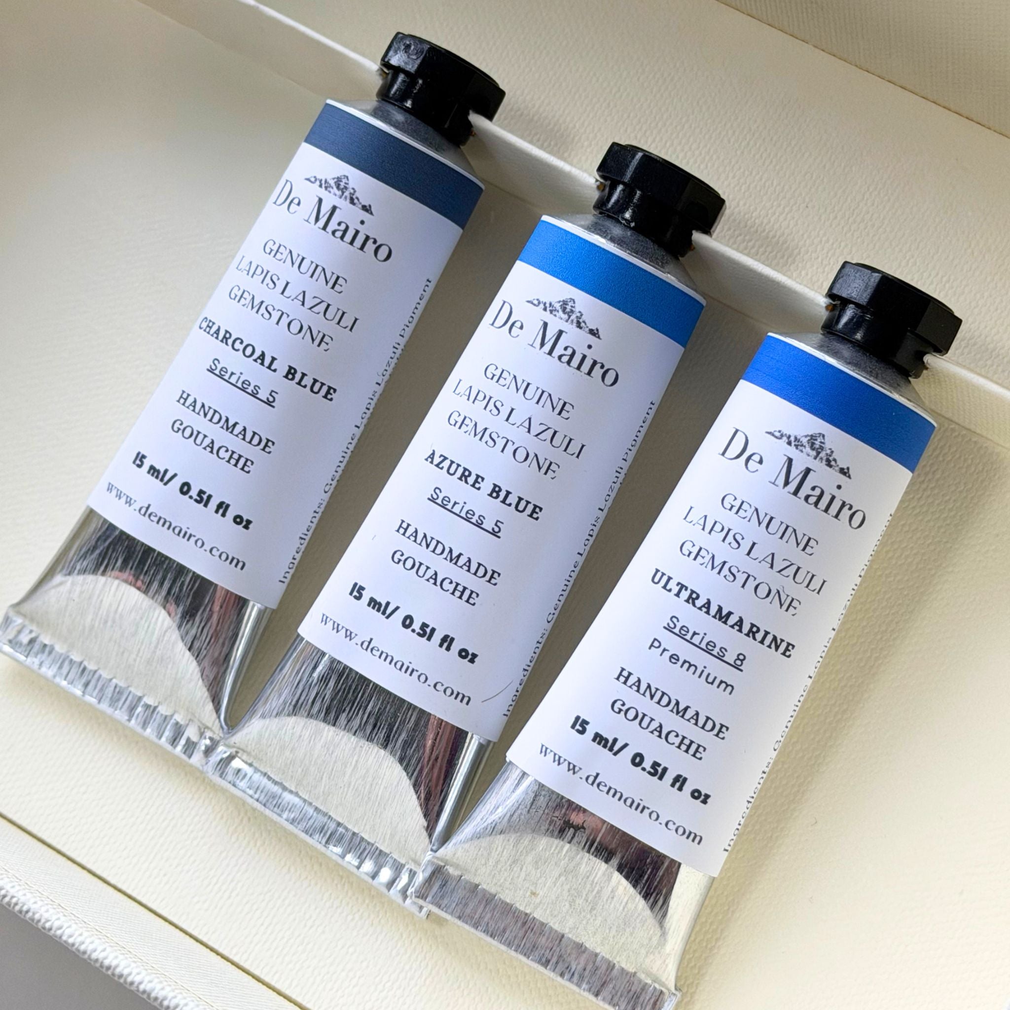 De Mairo Lapis Lazuli Gouache Set – Ultramarine, Azure & Charcoal Blue (15ml × 3) - De Mairo Ltd
