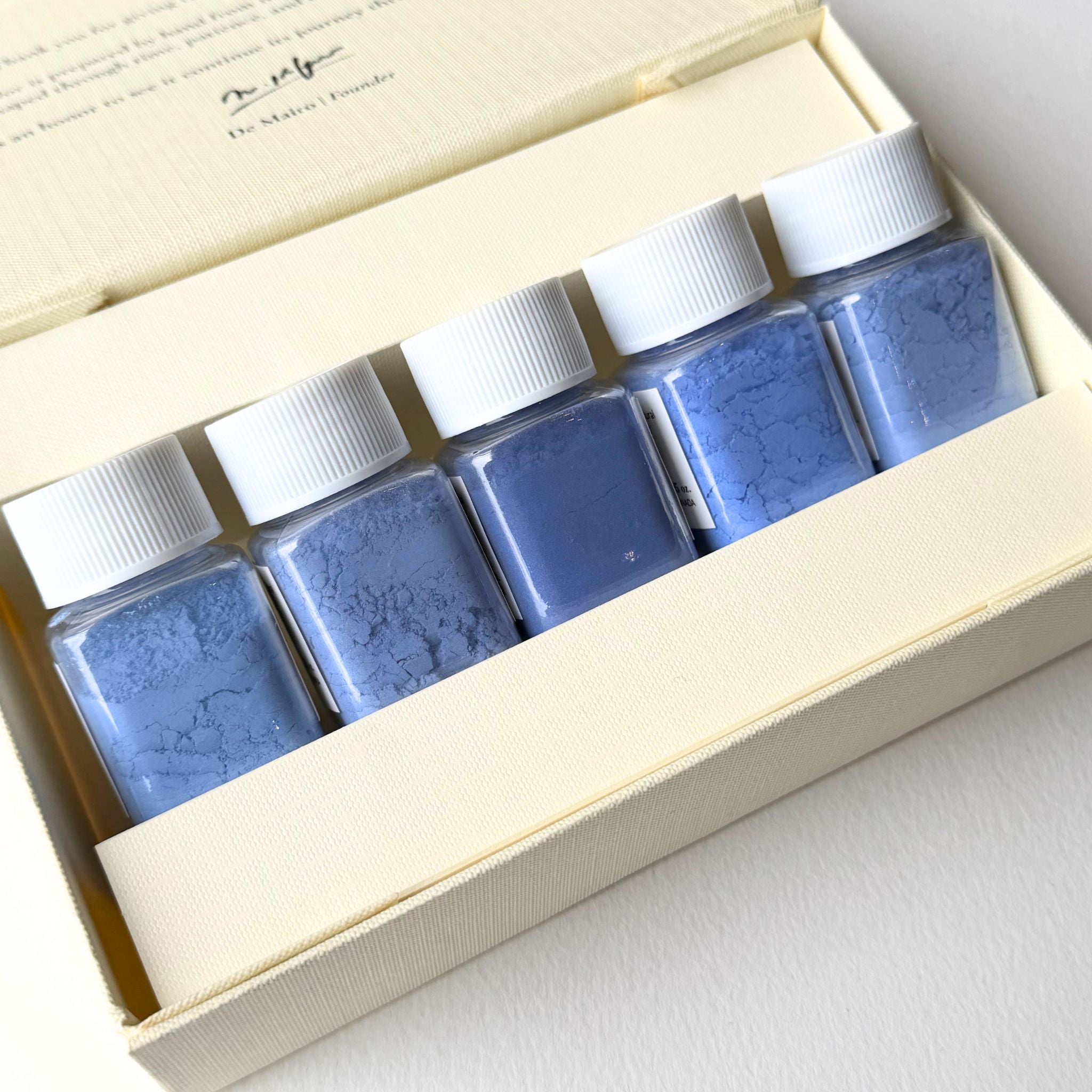 Lapis Lazuli Blue Pigment Set – 5 Ultramarine Shades (Natural Gemstone) - De Mairo Ltd